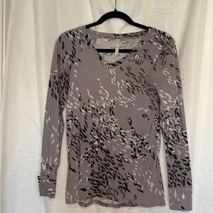 LulaRoe Hazel Gray Patterned long sleeve, V-neck Women's Top